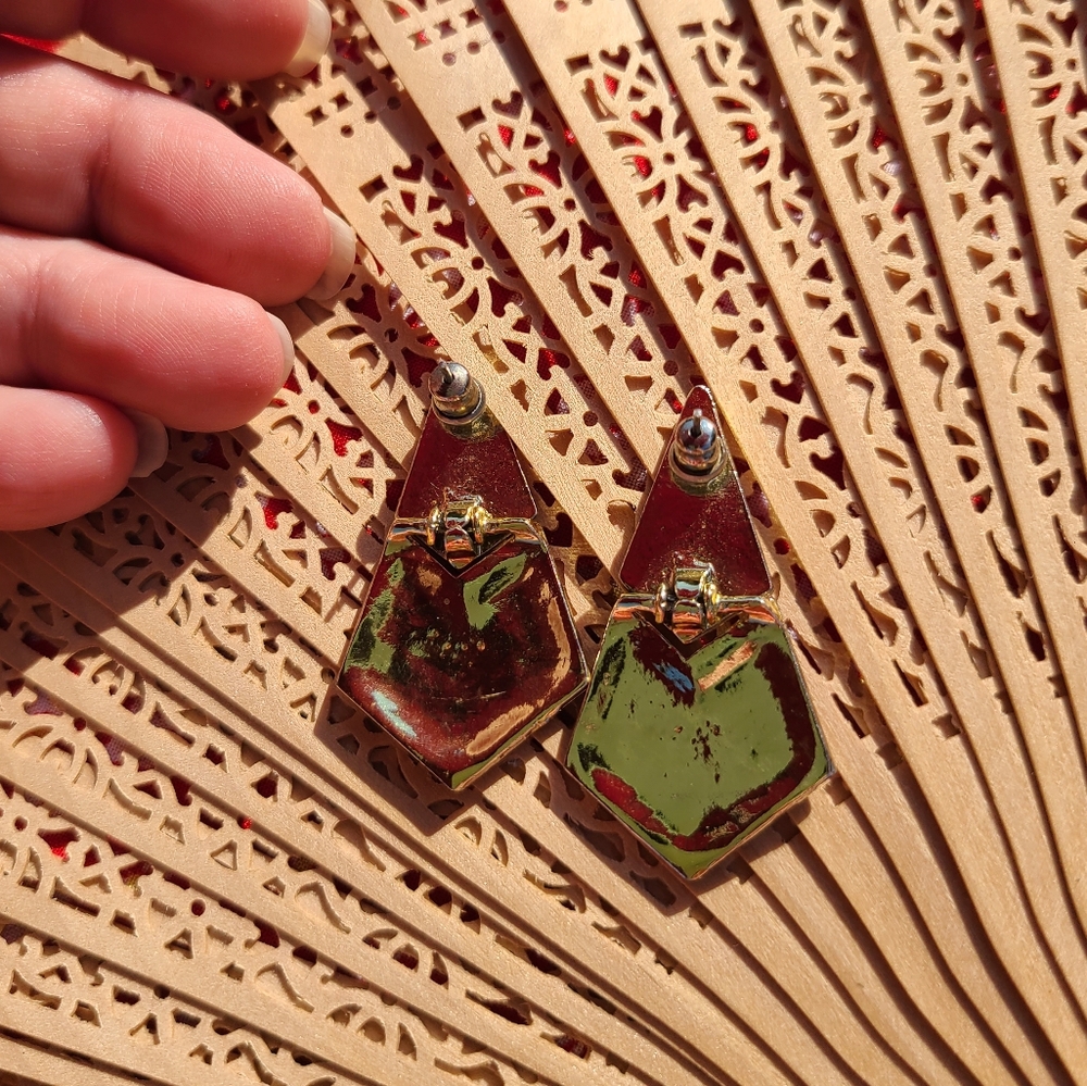 Elegant Red and Gold Geometric Earrings - Picture 4 of 9